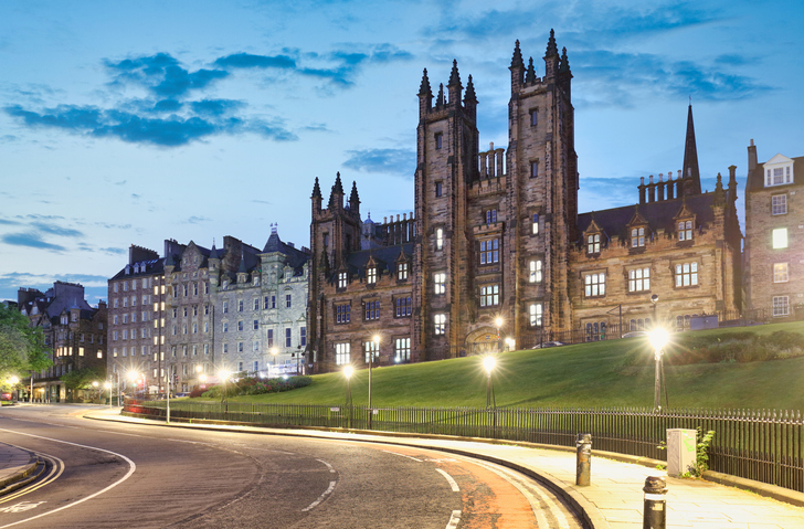 Discover Excellence at Edinburgh University: History, Courses, Admissions, and Student Accommodation