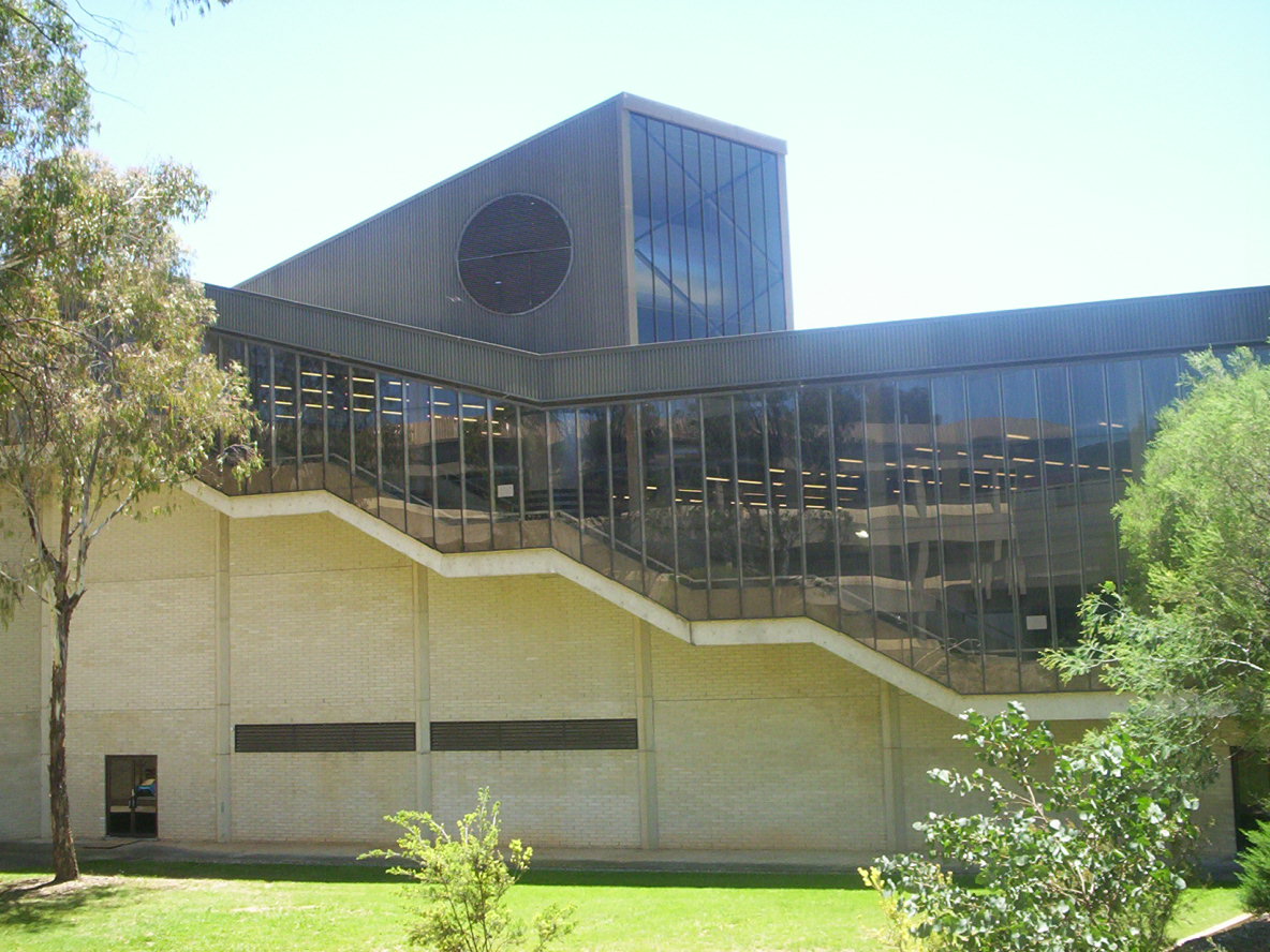 University of Canberra College